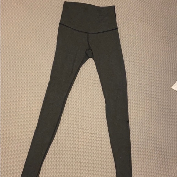 Grey lululemon leggings - Picture 1 of 2